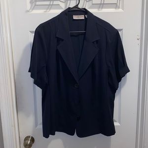 Woman’s navy short sleeve blue blazer